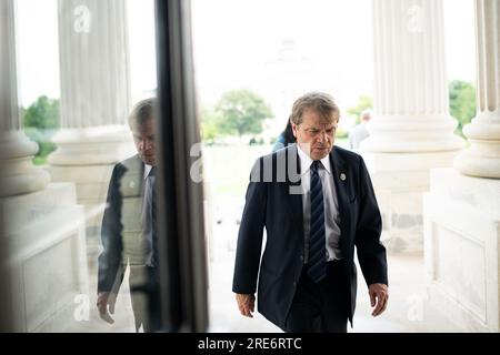 Washington, États-Unis. 25 juillet 2023. Le représentant Mike Quigley (D-il) entre aux États-Unis Capitol, à Washington, DC, le mardi 25 juillet, 2023. (Graeme Sloan/Sipa USA) crédit : SIPA USA/Alamy Live News Banque D'Images