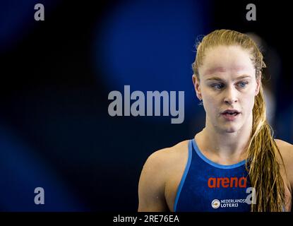 FUKUOKA - 26/07/2023, Maaike de Waard après le 50 mètres de retour pour (femmes) lors de la quatrième journée des Championnats du monde de natation au Japon. ANP KOEN VAN WEEL netherlands Out - belgique Out Banque D'Images