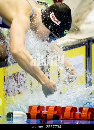 FUKUOKA - 26/07/2023, Maaike de Waard en action sur le 50 mètres dos pour (femmes) lors de la quatrième journée des Championnats du monde de natation au Japon. ANP KOEN VAN WEEL netherlands Out - belgique Out Banque D'Images