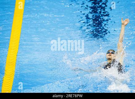 FUKUOKA - 26/07/2023, Maaike de Waard en action sur le relais 4x100 mètres (mixte) lors de la quatrième journée des Championnats du monde de natation au Japon. ANP KOEN VAN WEEL netherlands Out - belgique Out Banque D'Images