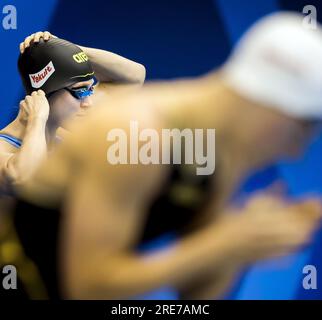 FUKUOKA - 26/07/2023, Maaike de Waard avant le 50 mètres de retour pour (femmes) lors de la quatrième journée des Championnats du monde de natation au Japon. ANP KOEN VAN WEEL netherlands Out - belgique Out Banque D'Images