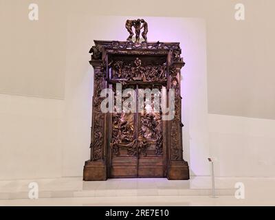 Mexico, Mexique - juillet 19 2023 : la porte de l'Enfer, sculpture monumentale créée par Auguste Rodin au Musée Soumaya Banque D'Images