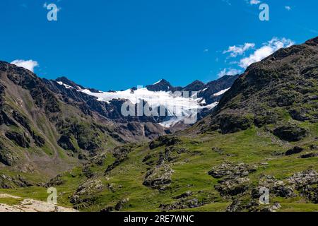 Paysage de Gavia Pass dans les Alpes italiennes Banque D'Images