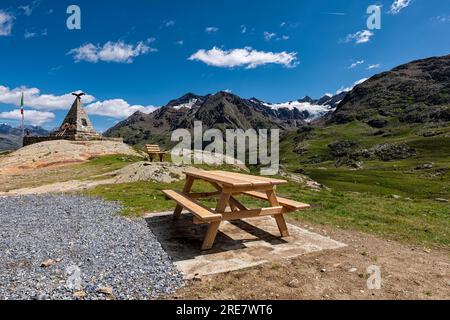 Paysage de Gavia Pass dans les Alpes italiennes Banque D'Images