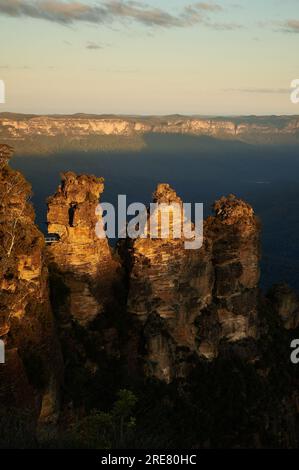 Three Sisters, coucher de soleil, Blue Mountains, NSW, Australie Banque D'Images