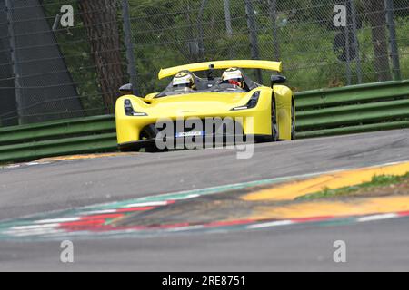 6 mai 2018 : course inconnue avec Dallara Stradale lors de la Journée historique Minardi 2018 dans le circuit d'Imola en Italie. Banque D'Images