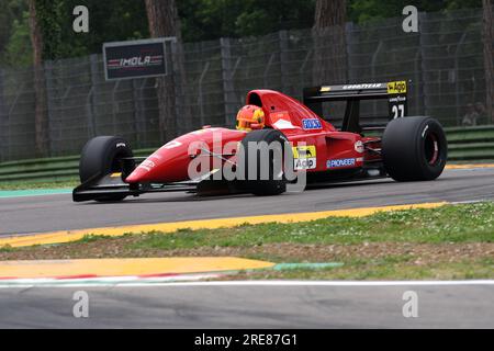 6 mai 2018 : course inconnue avec l'historique Ferrari F1 1992 modèle de voiture F92A ex Jean Alesi / Ivan Capelli lors de la Journée historique Minardi 2018 dans le circuit d'Imola Banque D'Images