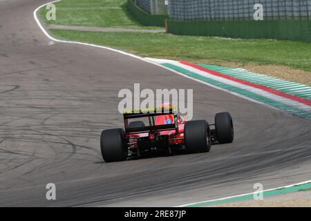 6 mai 2018 : course inconnue avec l'historique Ferrari F1 1992 modèle de voiture F92A ex Jean Alesi / Ivan Capelli lors de la Journée historique Minardi 2018 dans le circuit d'Imola Banque D'Images