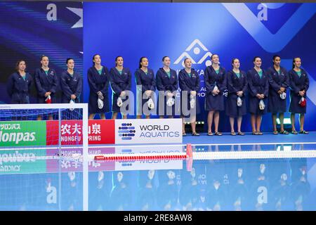 FUKUOKA, JAPON - JUILLET 26 : alignement de l'Australie avec Charlize Andrews d'Australie, Abby Andrews d'Australie, Zoe Arancini d'Australie, elle Armit d'Australie, Bronte Halligan d'Australie, Ruby Swadling d'Australie, Tilly Kearns d'Australie, Bridget Leeson-Smith d'Australie, Genevieve Longman d'Australie, Gabi Palm d'Australie, Sofie Pontre d'Australie, Amy Ridge d'Australie, Alice Williams d'Australie lors du Championnat du monde aquatique 2023 match de demi-finale de Waterpolo féminin entre l'Australie et l'Espagne le 26 juillet 2023 à Fukuoka, Japon (photo de Albert Ten Hove/Orange Pictures) Banque D'Images