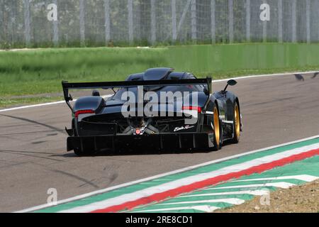 6 mai 2018 : course inconnue avec Pagani Zonda R lors de la Journée historique Minardi 2018 dans le circuit d'Imola en Italie. Banque D'Images