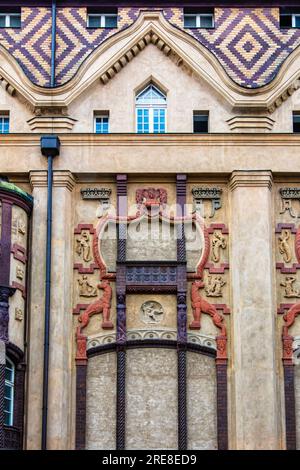 Façade Admiralspalast sur Plankstrasse 21-23, Mitte, Berlin. Lieu de divertissement construit en 1911 par les architectes Heinrich Schweitzer et Alexander Diepenbrock Banque D'Images