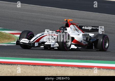 Scarperia, 9 avril 2021 : Dallara GP2 Formula pilotée par Unknown en action sur le circuit de Mugello lors des essais de BOSS GP Championship. Italie Banque D'Images