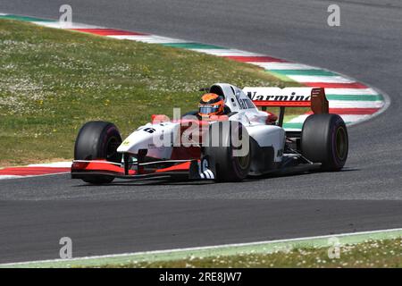 Scarperia, 9 avril 2021 : Lola - Formule AutoGP pilotée par Unknown en action sur le circuit de Mugello lors des essais de BOSS GP Championship. Italie Banque D'Images