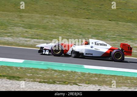 Scarperia, 9 avril 2021 : Lola - Formule AutoGP pilotée par Unknown en action sur le circuit de Mugello lors des essais de BOSS GP Championship. Italie Banque D'Images