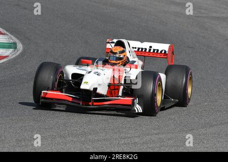 Scarperia, 9 avril 2021 : Lola - Formule AutoGP pilotée par Unknown en action sur le circuit de Mugello lors des essais de BOSS GP Championship. Italie Banque D'Images