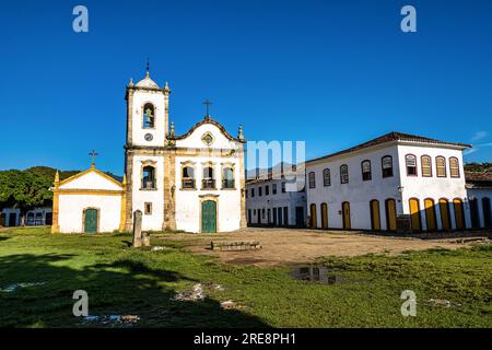 Le style jésuite baroque-rococo de l'église Santa Rita de Cassia datant du 18th siècle à Paraty, sur la Costa Verde du Brésil Banque D'Images