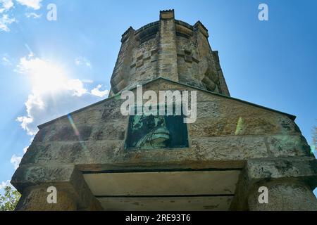 L'ancienne tour de Bismarck est un monument historique le long du sentier de randonnée Teutoschleifen autour de Tecklenburg en Allemagne. Banque D'Images