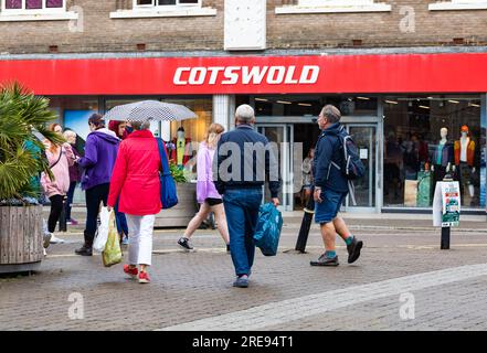Truro, Royaume-Uni. , . Truro était vide un jour de marché terne et pluvieux sur Lemon Quay. Les prévisions sont forlight précipitations, averses de pluie légères de 19C et brise légère pour le reste de la journée. Crédit : Keith Larby/Alamy Live News Banque D'Images