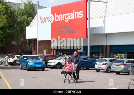 Grove Farm Retail Park, Chadwell Heath, Romford, RM6 4AU Banque D'Images