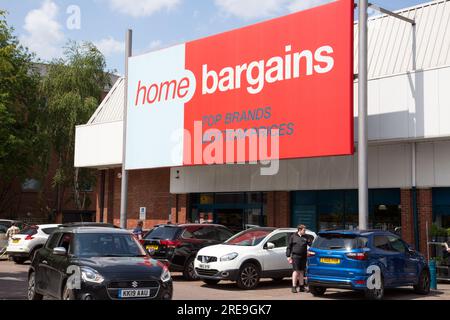 Grove Farm Retail Park, Chadwell Heath, Romford, RM6 4AU Banque D'Images