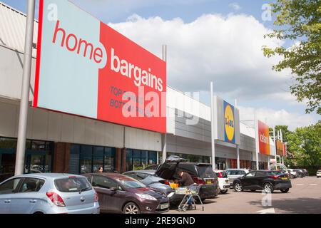 Grove Farm Retail Park, Chadwell Heath, Romford, RM6 4AU Banque D'Images