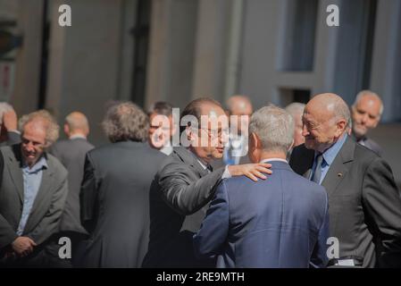 François Hollande et Manuel Valls à la cérémonie religieuse en hommage à Michel Rocard au temple protestant de l'étoile à Paris, le 7 juillet 2016. Banque D'Images