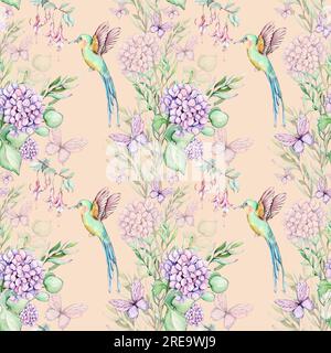 Motif sans couture aquarelle avec hortensia et colibri. Illustration dessinée à la main. Fond blanc, beige, bleu et violet Banque D'Images