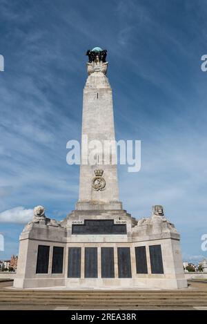 Southsea ou Portsmouth Naval Memorial sur Clarence Esplanade à Portsmouth, Angleterre. Commémoration des marins perdus dans WW1 et WW2. Juillet 2023 Banque D'Images