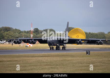 B-52H Stratofortress atterrissant au Royal International Air Tattoo 2023 après son Flycast. Banque D'Images