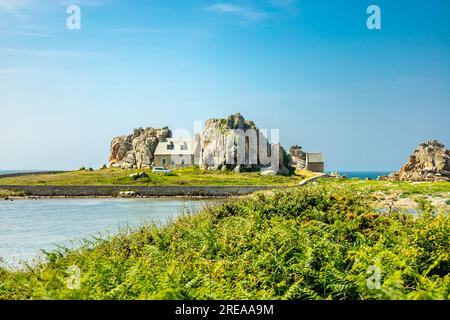 Sur la route dans la belle Bretagne à Pors Hir - Plougrescant - France Banque D'Images