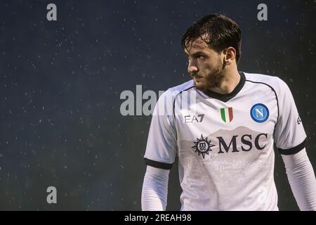 Khvicha Kvaratskhelia de SSC Napoli regarde pendant le match amical de pré-saison entre SSC Napoli et SPAL. Le match a mis fin à 1-1 égalité. Banque D'Images