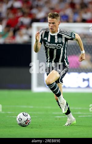 Houston, Texas, États-Unis. 26 juillet 2023. Le milieu de terrain du Manchester United FC Donny Van de Beek (34 ans) pousse le ballon vers l'avant lors de la seconde moitié du match du Soccer Champions Tour entre le Manchester United FC et le Real Madrid CF au NRG Stadium à Houston, TX, le 26 juillet 2023. (Image de crédit : © Erik Williams/ZUMA Press Wire) USAGE ÉDITORIAL SEULEMENT! Non destiné à UN USAGE commercial ! Banque D'Images