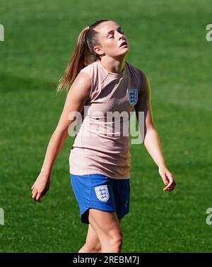 L'anglaise Ella Toone réagit lors d'une séance d'entraînement au Central Coast Stadium de Gosford. Date de la photo : jeudi 27 juillet 2023. Banque D'Images