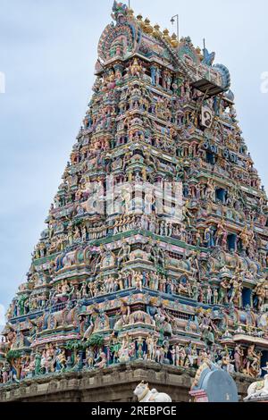 La Tour porte du temple Kapaleeshwarar à Mylapore, Chennai, Inde Banque D'Images