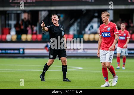 Silkeborg, Danemark. 23rd, juillet 2023. Arbitre Jakob Kehlet vu lors du match 3F Superliga entre Silkeborg IF et Broendby IF au JYSK Park à Silkeborg. Banque D'Images