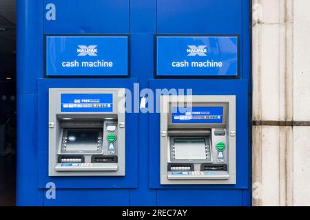Distributeur automatique de billets Halifax, Londres, Royaume-Uni Banque D'Images