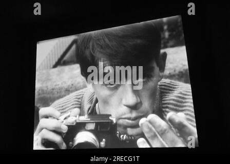 David Hurn, photographe Magnum dans le film des années 1960 de Ken Russell, « une maison à Bayswater ». Photos prises à partir d'une projection de film. Londres, Angleterre 26 septembre 2017. HOMER SYKES Banque D'Images