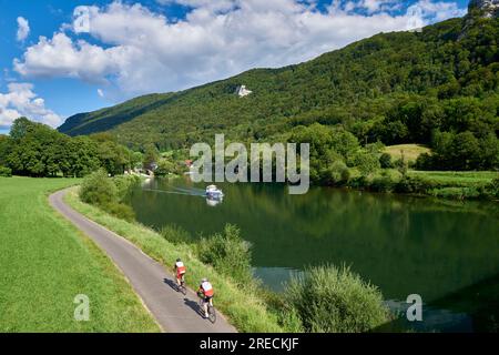 Ougney Douvot (nord-est de la France) : balade à vélo le long de la piste cyclable longue distance EuroVelo 6, sur les rives du Canal du Rhône au Rhin (Rhone RH Banque D'Images