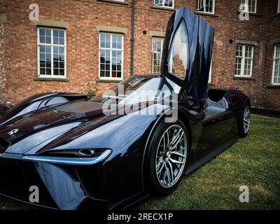 Un NIO EP9 exposé au Bicester Heritage's Flywheel Festival 2023 à Bicester, Oxfordshire, Royaume-Uni. Banque D'Images