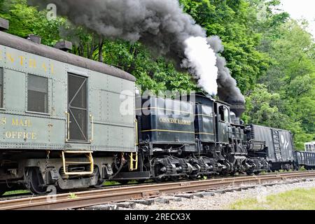Cass Scenic Railroad Shay #4 mène un train d'excursion à Durbin, WV depuis Cass, WV le 2023 juin Banque D'Images