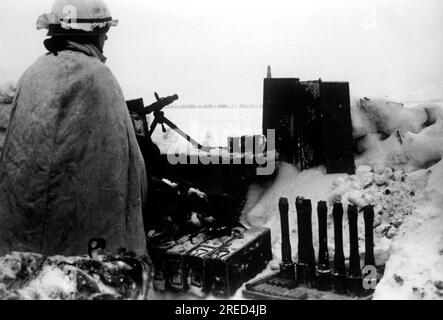 Mitrailleuse allemande dans son poste près de Mtsensk dans la section sud du front de l'est. Photo : Lachmann. [traduction automatique] Banque D'Images