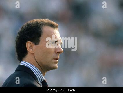Match d'ouverture de l'EM 88 Allemagne - Italie 1:1 /10.06.1988/ Coach Franz Beckenbauer [traduction automatique] Banque D'Images