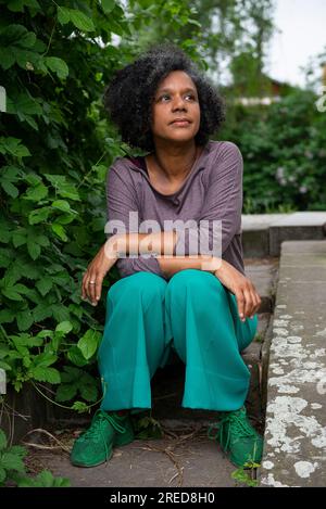 ' Berlin DEU, 23.05.2023 : Portrait Elisabeth Wellershaus, née en 1974 à Hambourg. A travaillé comme auteur, journaliste et traducteur pour divers médias imprimés et en ligne de langue allemande depuis 2004. Rédactrice du magazine d'art ''Contemporary“ et nominée pour le non-Fiction Book Award 2023 elle vit avec sa famille à Berlin ' Banque D'Images