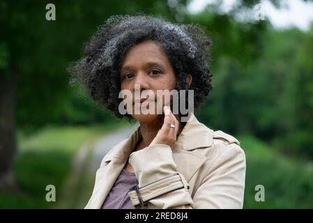 ' Berlin DEU, 23.05.2023 : Portrait Elisabeth Wellershaus, née en 1974 à Hambourg. A travaillé comme auteur, journaliste et traducteur pour divers médias imprimés et en ligne de langue allemande depuis 2004. Rédactrice du magazine d'art ''Contemporary“ et nominée pour le non-Fiction Book Award 2023 elle vit avec sa famille à Berlin ' Banque D'Images