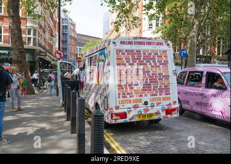 Le van de crème glacée commémorative Rolling Stones fait une tournée à Londres pour marquer la sortie de l'album numérique Forty Licks. Londres, Angleterre, Royaume-Uni Banque D'Images