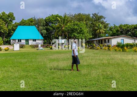 Viti Levu, Fidji : 29 mai 2023 : homme heureux au village près de l'île de Viti Levu, Fidji. Îles du Pacifique Sud, Pacifique Banque D'Images