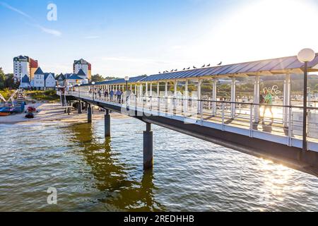 Jetée de Heringsdorf (allemand : Seebrucke Heringsdorf) - jetée située à Heringsdorf, en Allemagne. Longueur 508 mètres. S'étirant dans la mer Baltique, sur t Banque D'Images