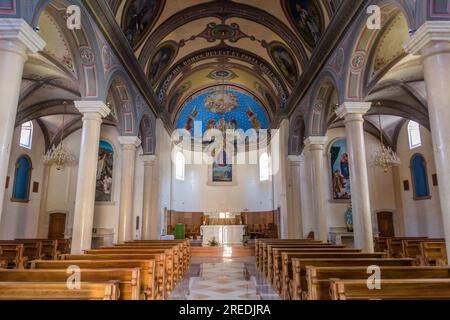 PRIZREN, KOSOVO - 12 AOÛT 2019 : intérieur de la cathédrale catholique de notre-Dame de Succour perpétuelle à Prizren, Kosovo Banque D'Images