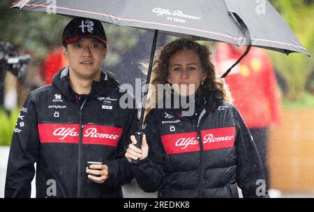 Spa, Belgique. 27 juillet 2023. Alfa Romeo F1 Team Orlen le pilote chinois Zhou Guanyu photographié devant la course du Grand Prix de Formule 1 de Belgique de Spa-Francorchamps, le 14e GP (sur 24) du championnat du monde, à Spa-Francorchamps, jeudi 27 juillet 2023. Cette année, c’est le 78e GP de Belgique. BELGA PHOTO BENOIT DOPPAGNE crédit : Belga News Agency/Alamy Live News Banque D'Images