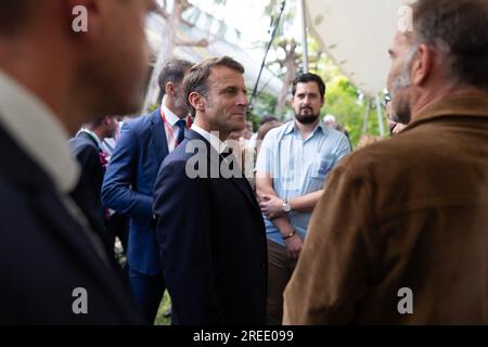 Port Vila, Vanuatu. 27 juillet 2023. Le président français Emmanuel Macron rencontre la communauté française à Port Vila le 27 juillet 2023. Photo de Raphael Lafargue/ABACAPRESS.COM crédit : Abaca Press/Alamy Live News Banque D'Images